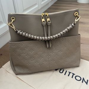NEW Louis Vuitton Maida Hobo, Authentic